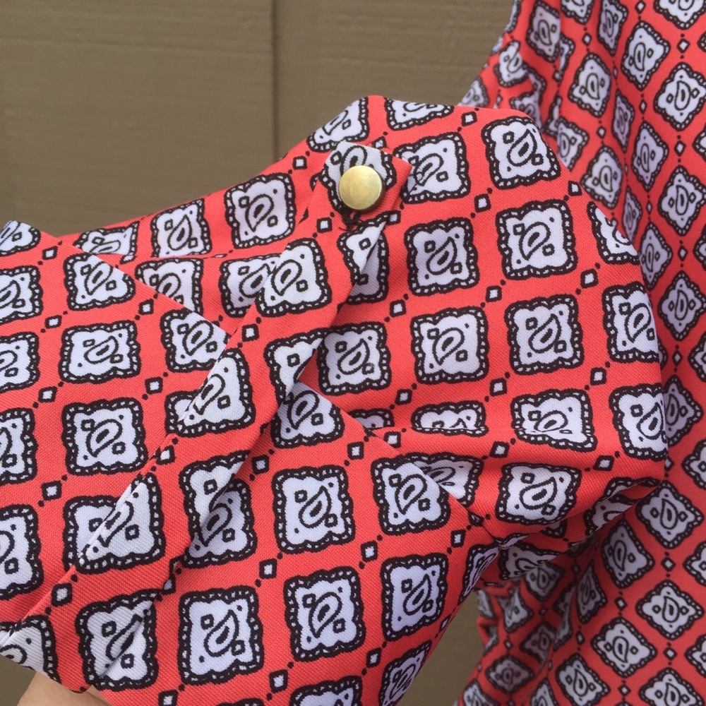 New Directions Abstract Design Tunic Blouse - Picture 6 of 11